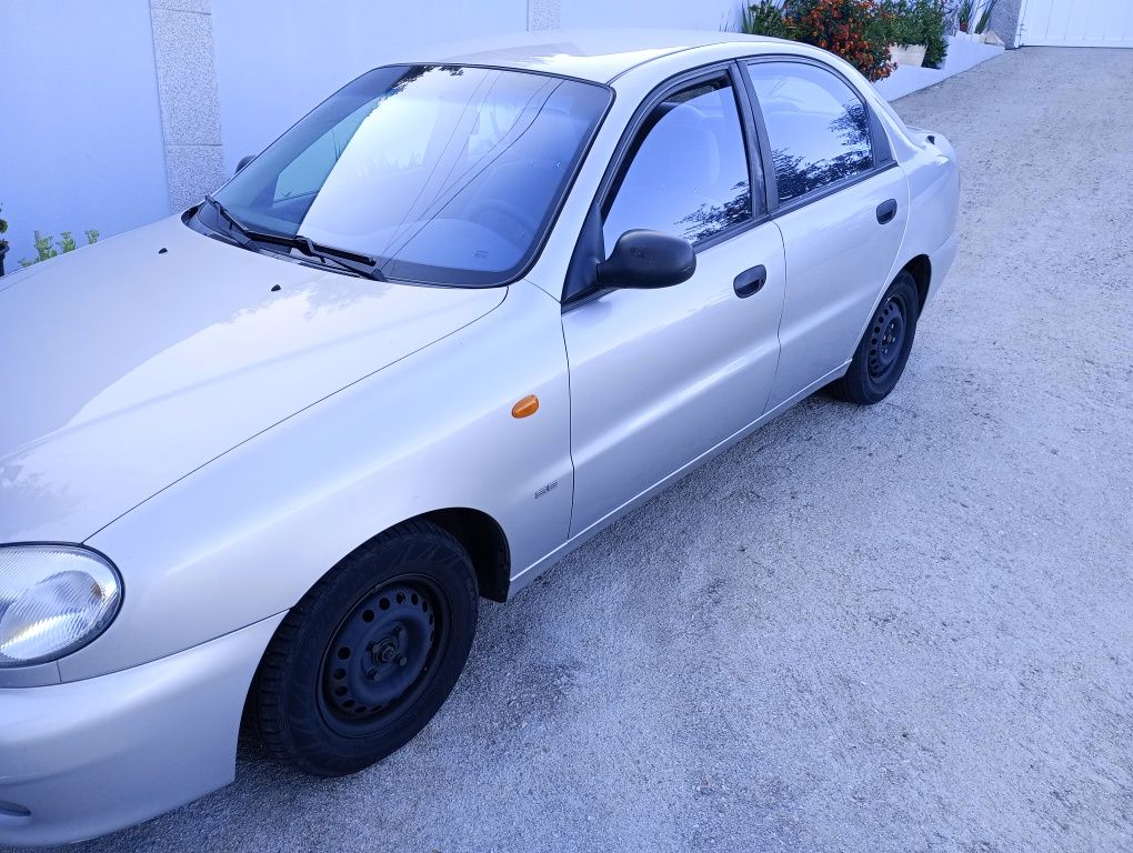 Carro daewoo lamos