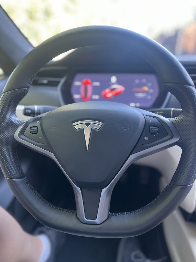 Tesla Model S 2020
