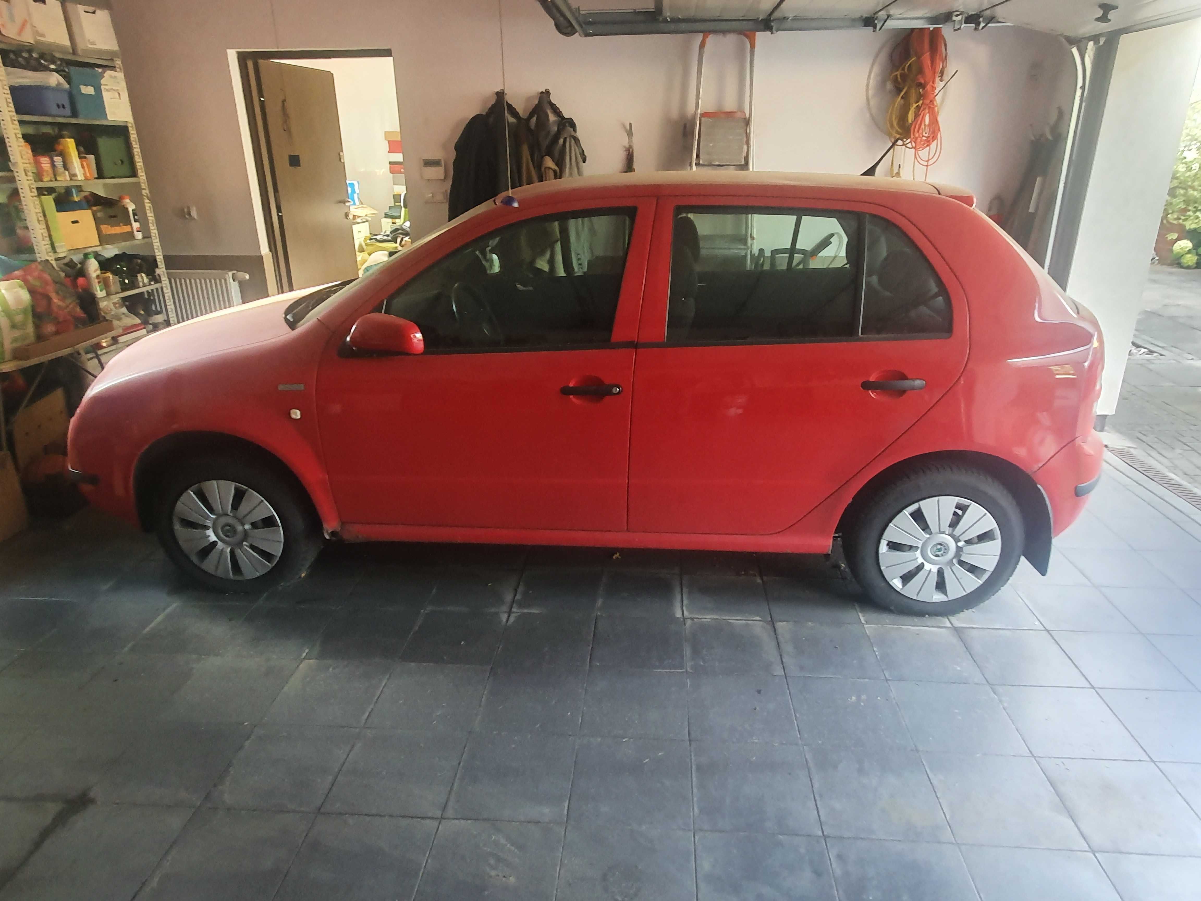 Sprzedam Skode Fabie 1.2 2004 uszkodzona