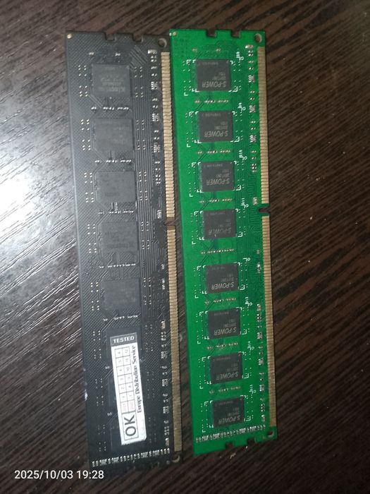 Оперативна пам’ять DDR3 2×4 ГБ (8 ГБ) для ПК
Продам комплект оперативн