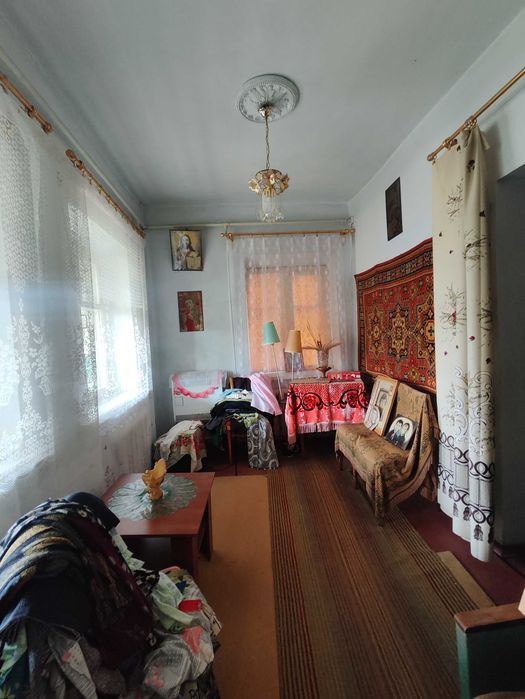 Продам дом в Яськах рядом с центром