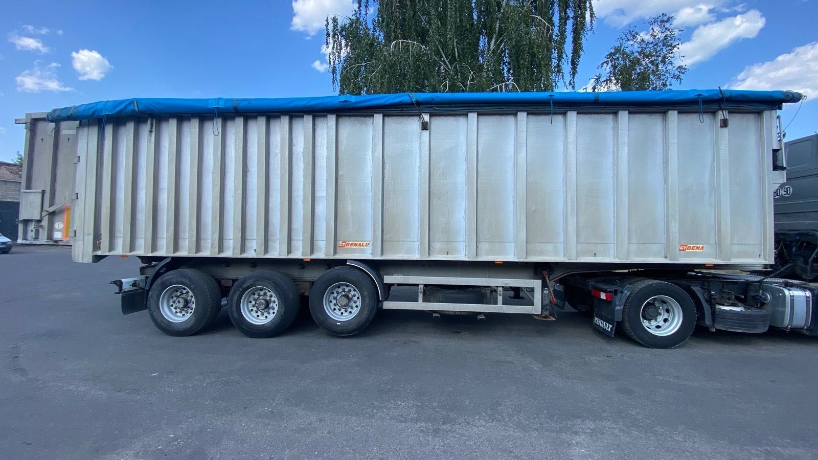 Напівпричіп-зерновоз Benalu TX 2001 TX 39