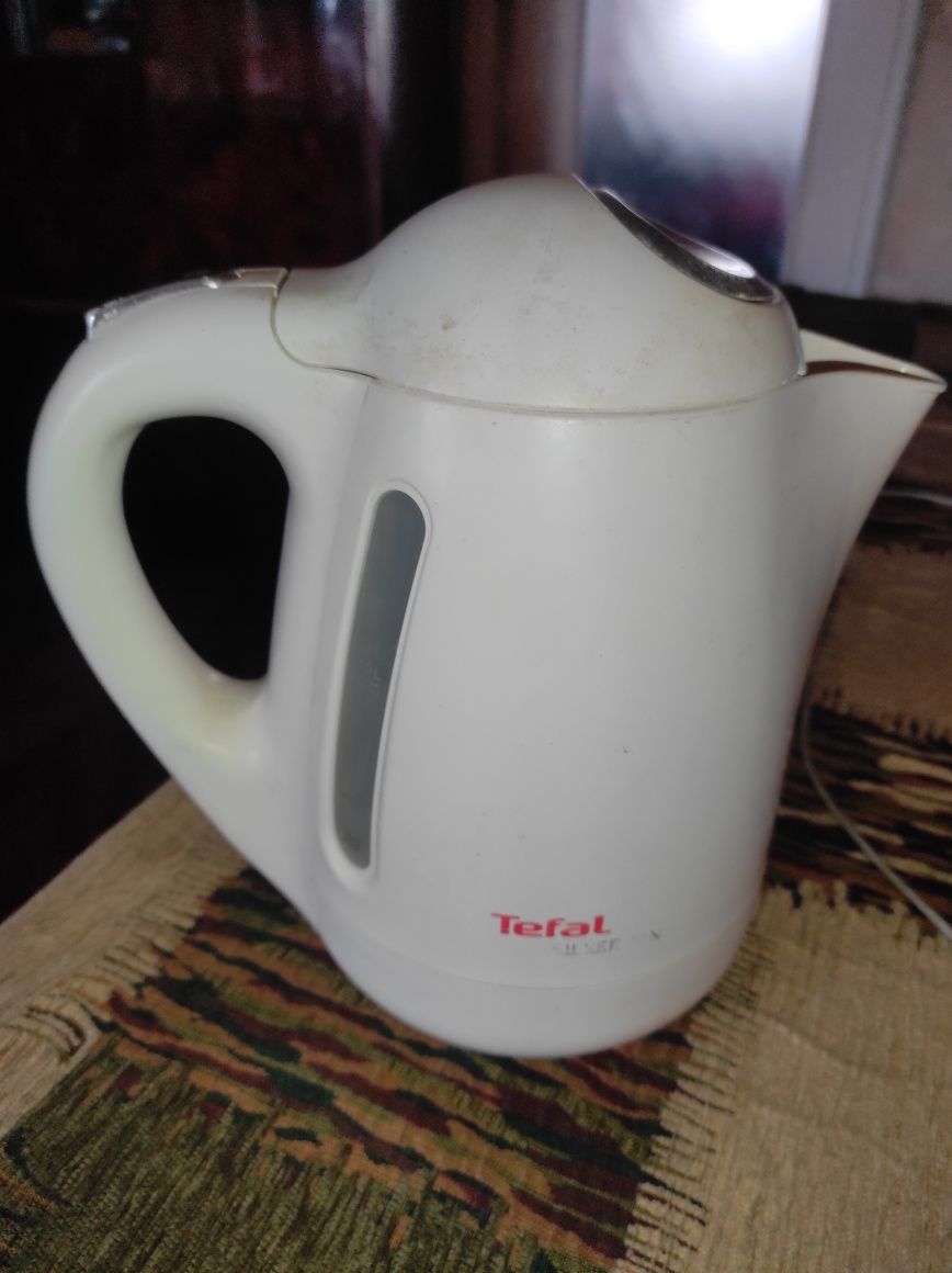Електрочайник Tefal
