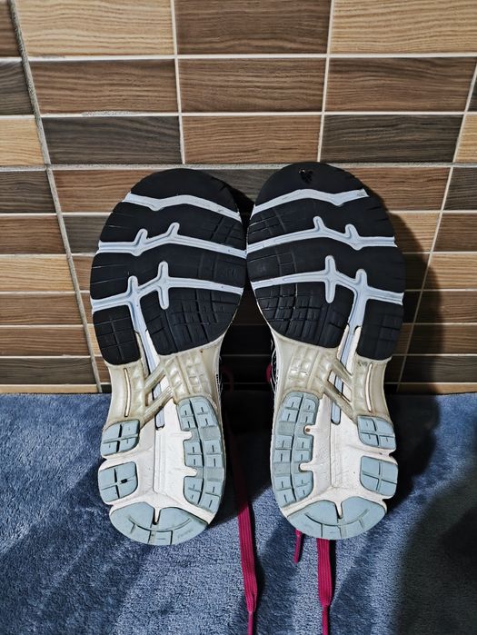 Кросівки Asics Gel-Kayano 26 37 розмір