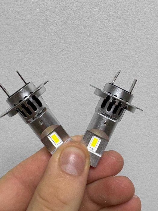 Комплект світлодіодних ламп для автомобіля LEDriving H7/H18.