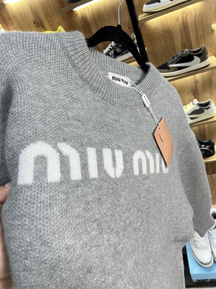 Світер Miu Miu Grey Woll Sweater Logo