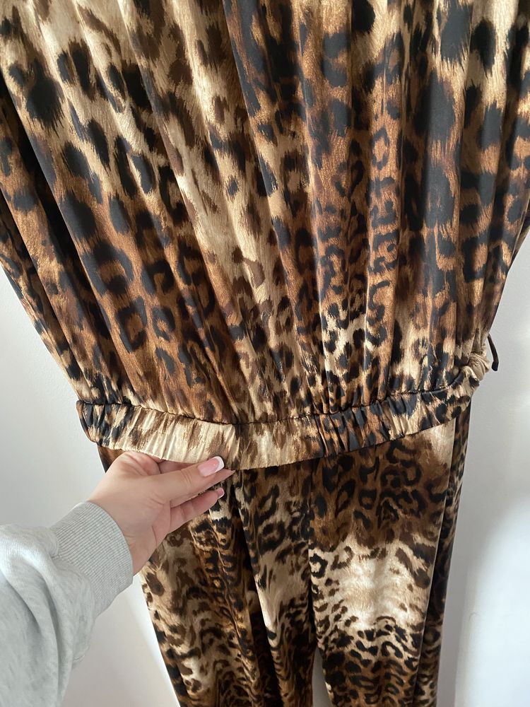 Kombinezon panterka print szerokie nogawki plus size