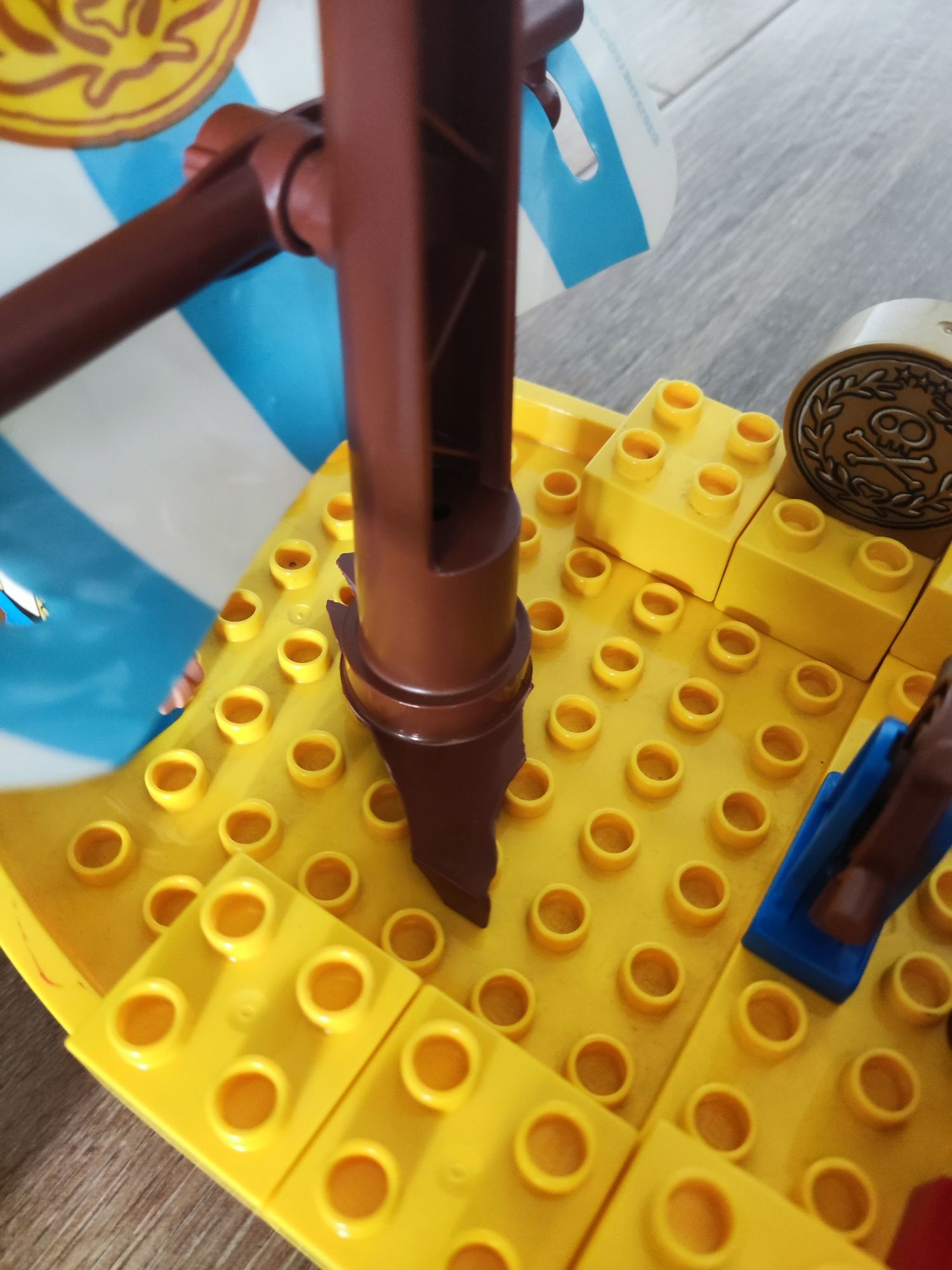 Lego Duplo Statek piracki plus dodatkowe elementy