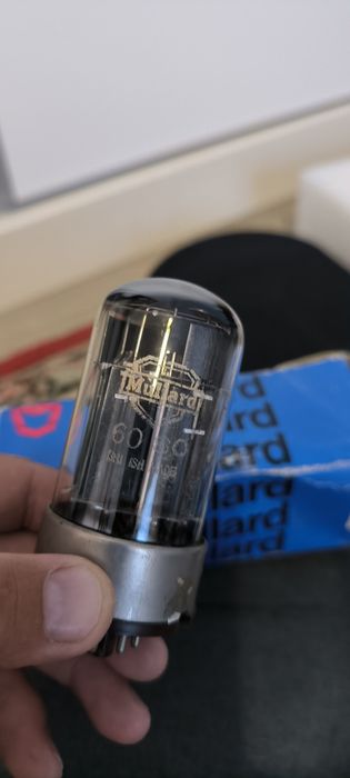 DarkVoice 336 SE amplificador das válvulas para auscultadores.