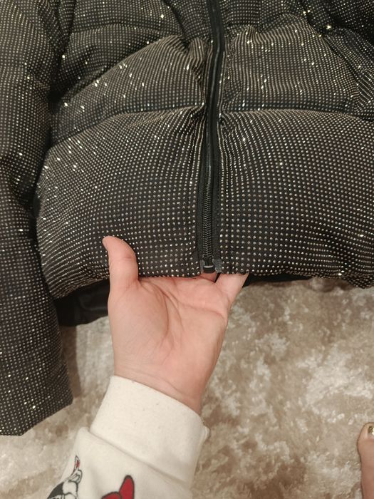 Куртка в камінцях нова гарна