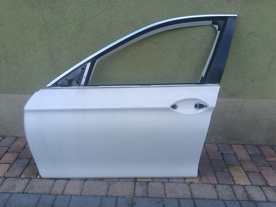 BMW 5 F10 F11 drzwi lewy przód białe