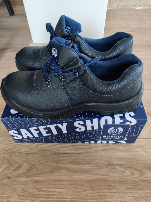 Buty robocze  z przodu z blachą