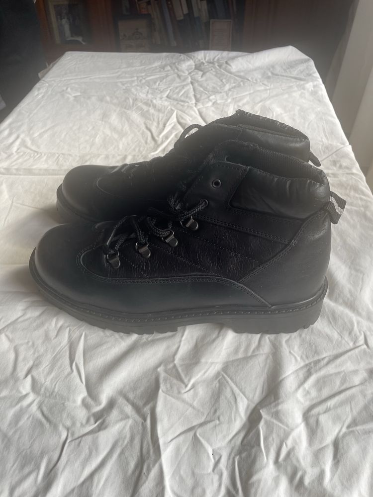 Botas tamanho 43
