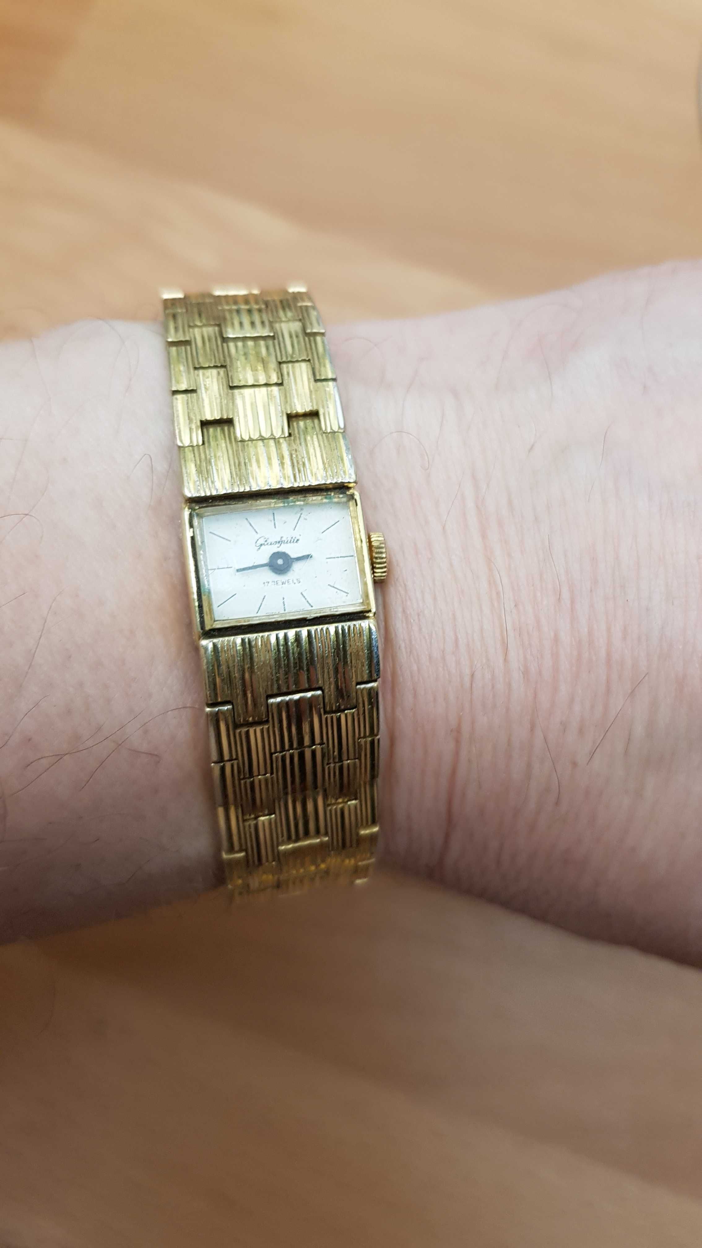 Piękny zegarek damski *Glashutte*