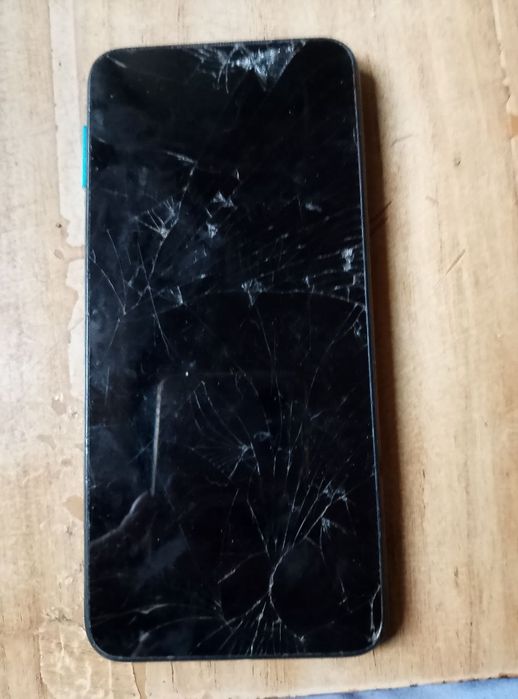 Redmi 9A и Sony Xperia XA1+ запчасти или восстановление.