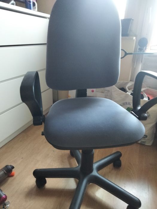 Sprzedam biurkowy fotel