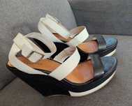 Buty na koturnie Reserved