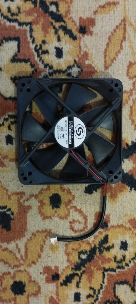 Блок питания Delux 400 W (частично рабочий)
