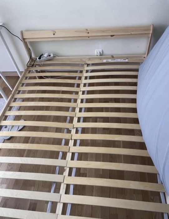 Cama e colchão IKEA