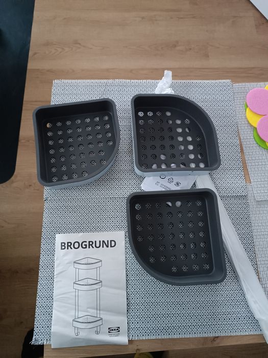 Półka ścienna pod prysznic