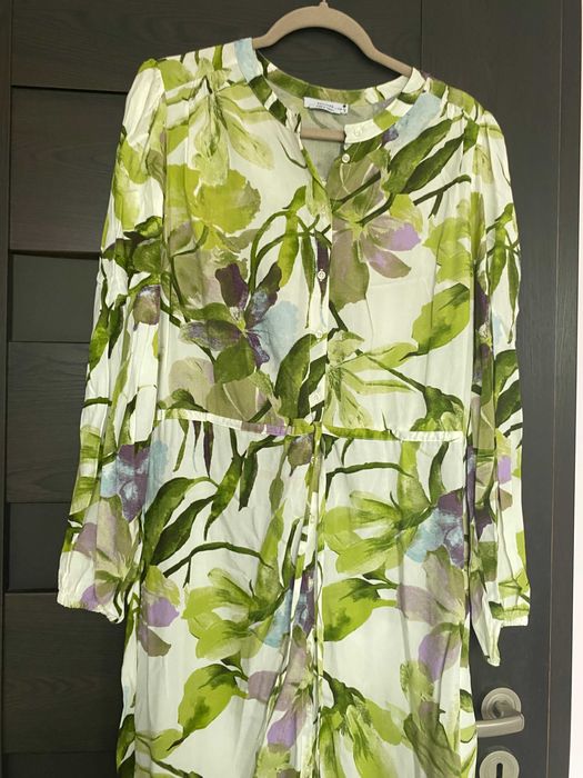 koszulowa sukienka wzór kwiatowy Reserved