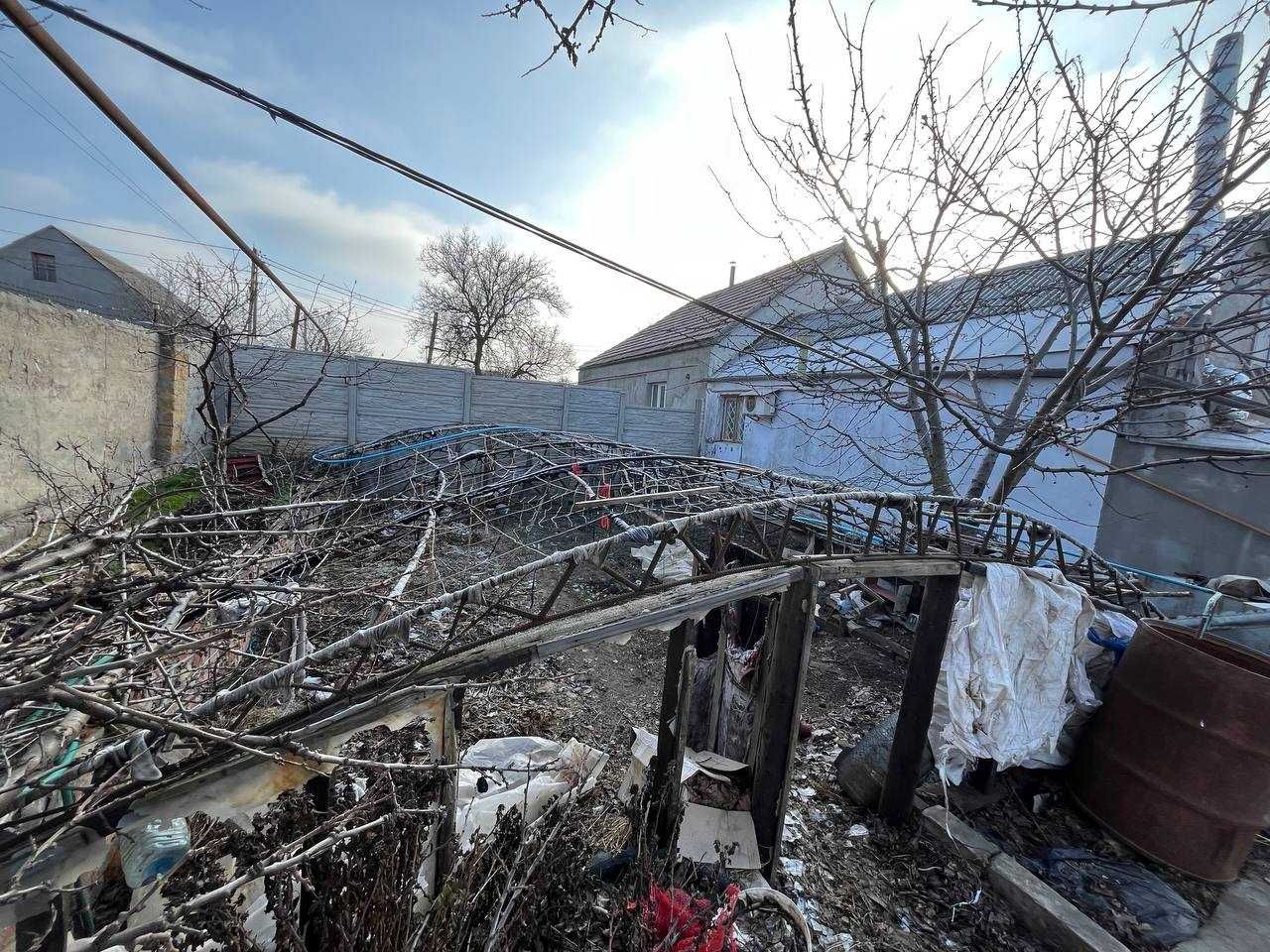 Продам небольшой дом в Терновке с участком