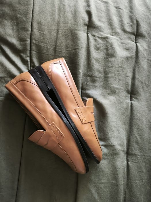 Sapatos Zara, pele genuína. Impecáveis. Mal foram usados.