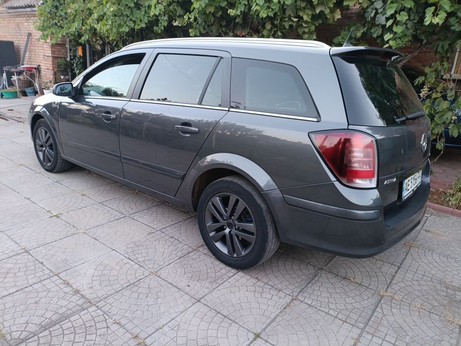 Opel Astra H 1.6 бензин