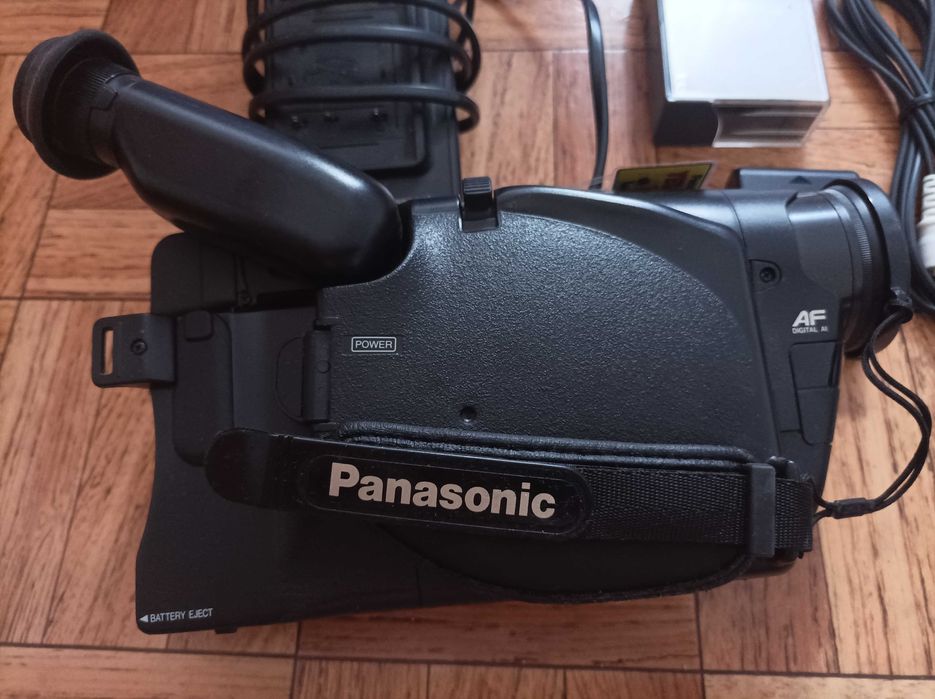 Câmera de Vídeo Panasonic RX11 VHS-C