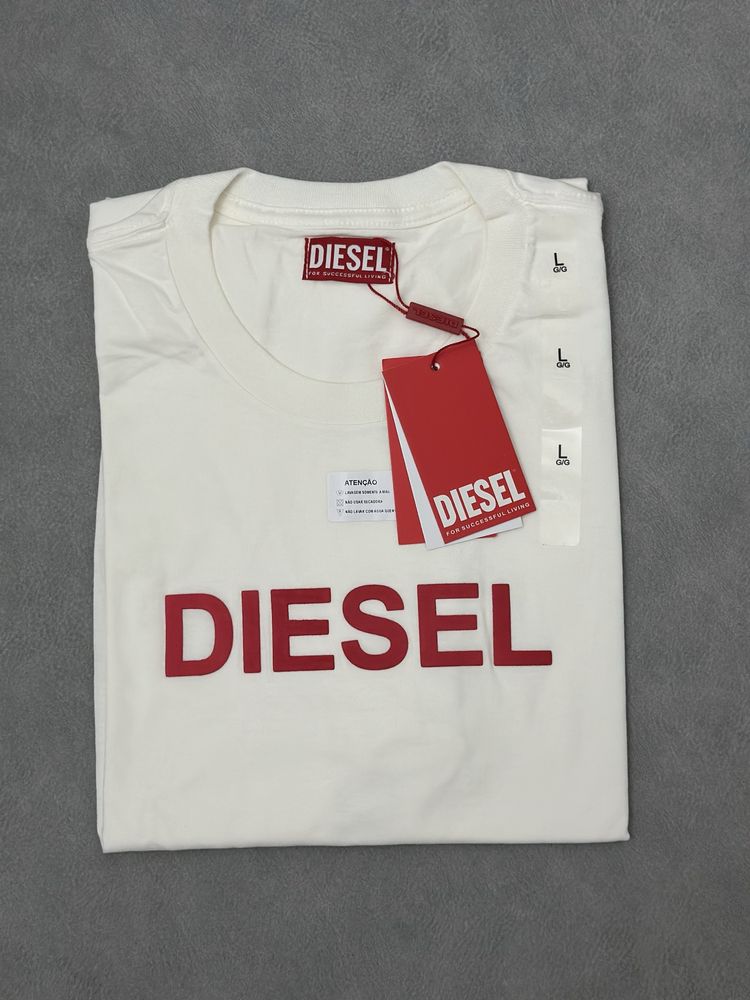 T-Shirt Diesel branca tamanho L