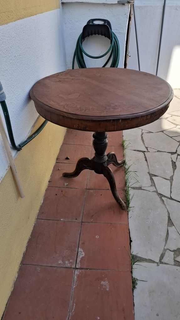 Mesa redonda. Em óptimo estado