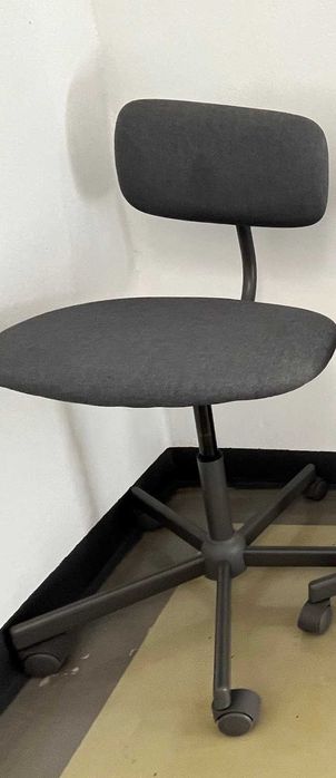 Krzesło do biurka - Ikea BLECKBERGET (szare).