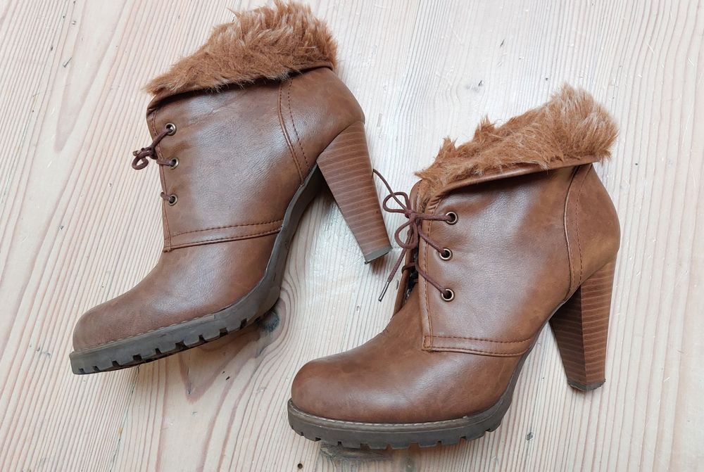 Botki karmelowe, ocieplane  rozm. 39