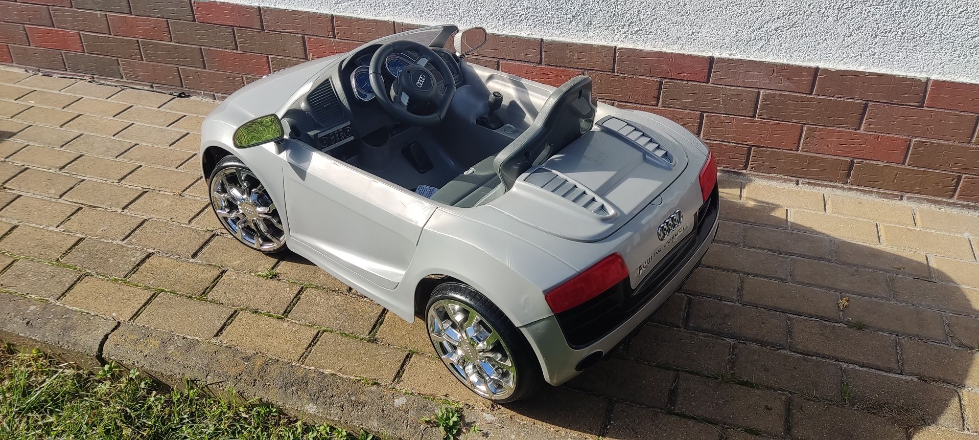 Audi R8 Spyder samochód na akumulator dla dziecka