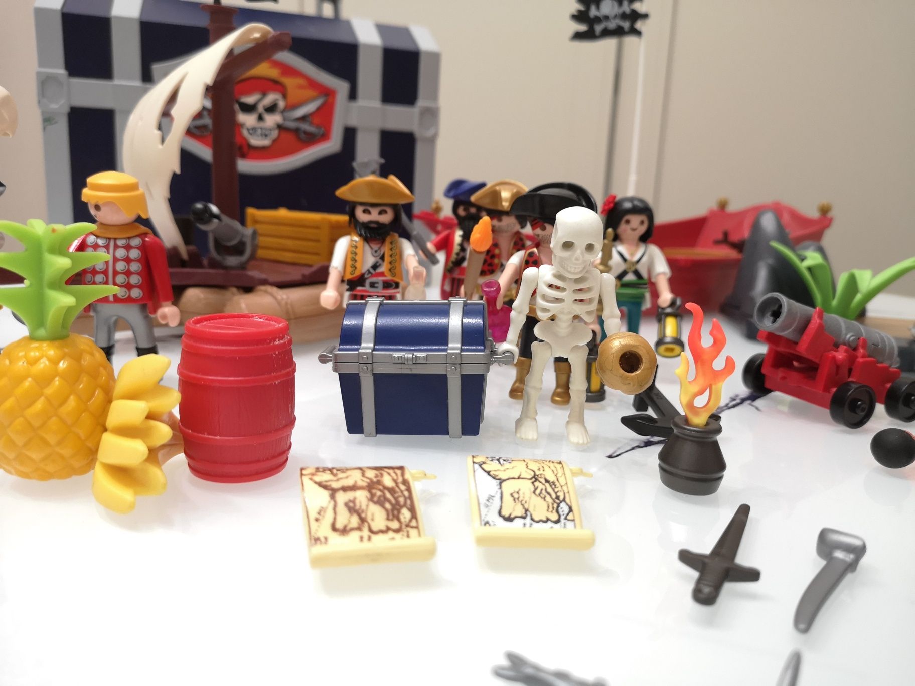 Playmobil łódź piratów, wyspa, skrzynia, tratwa, piraci