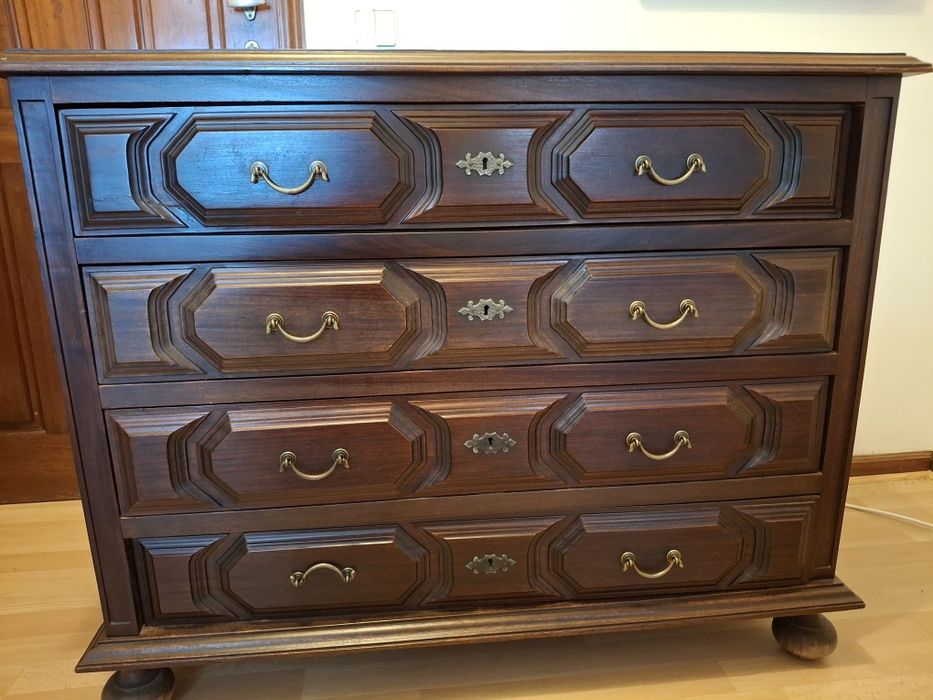 Cómoda Madeira 4 Gavetas