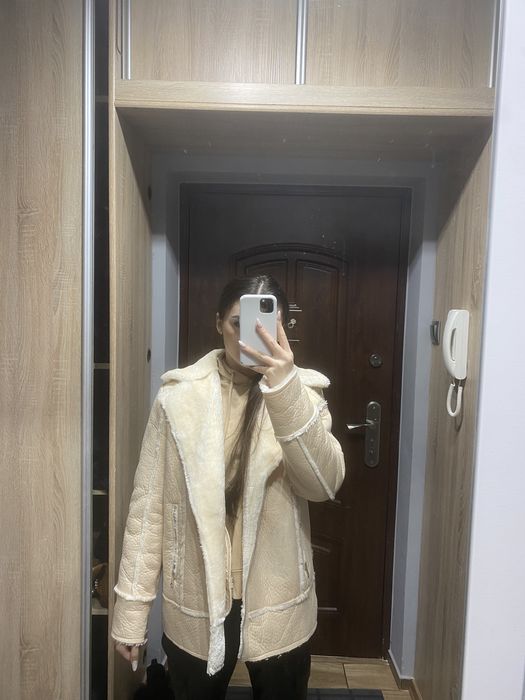 Beżowa kurtka ocieplana