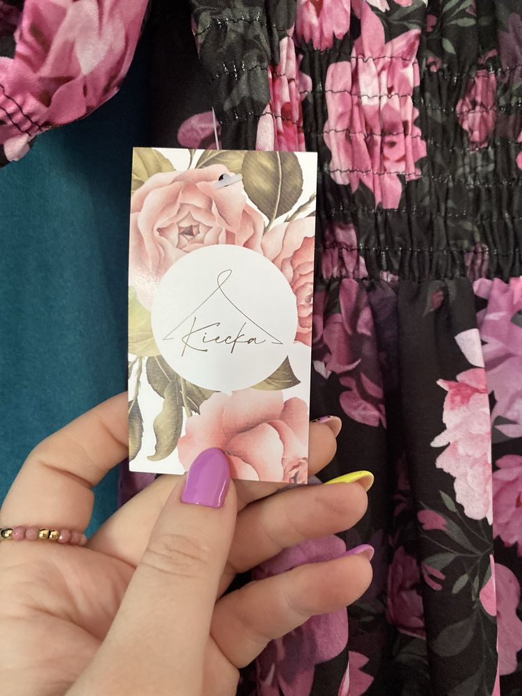 Sukienak hiszpanka plus size midi z rozienciem