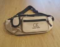 Saszetka nerka Charles Keeper