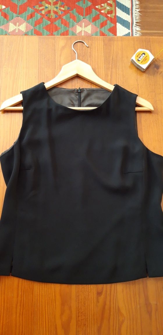 Elegante top formal forrado de cor preta (Tam. L) - como NOVO!