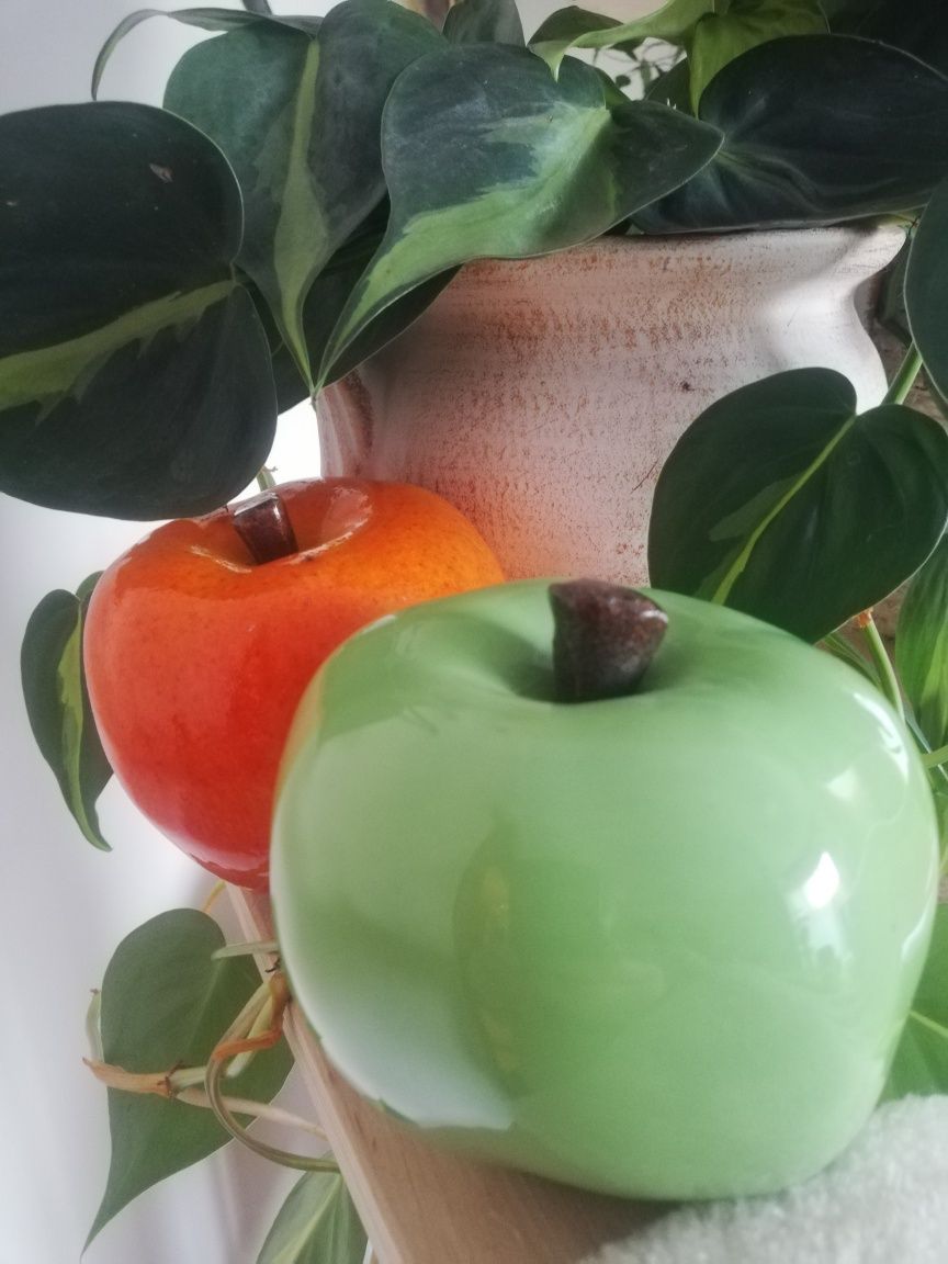 Ceramiczne jabłko - rękodzieło