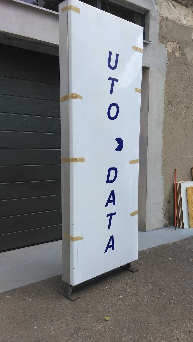 Szyld Reklama stojąca podświetlana.