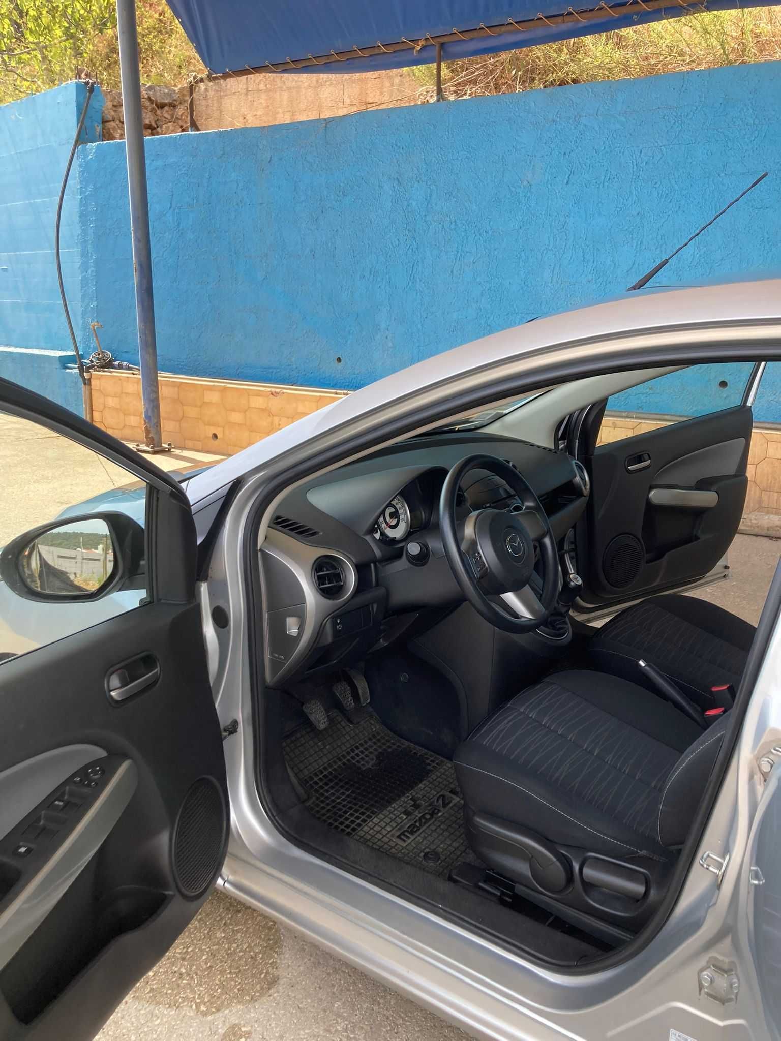 Mazda 2 1.3 gasolina 68 mil km 2009 excelente estado