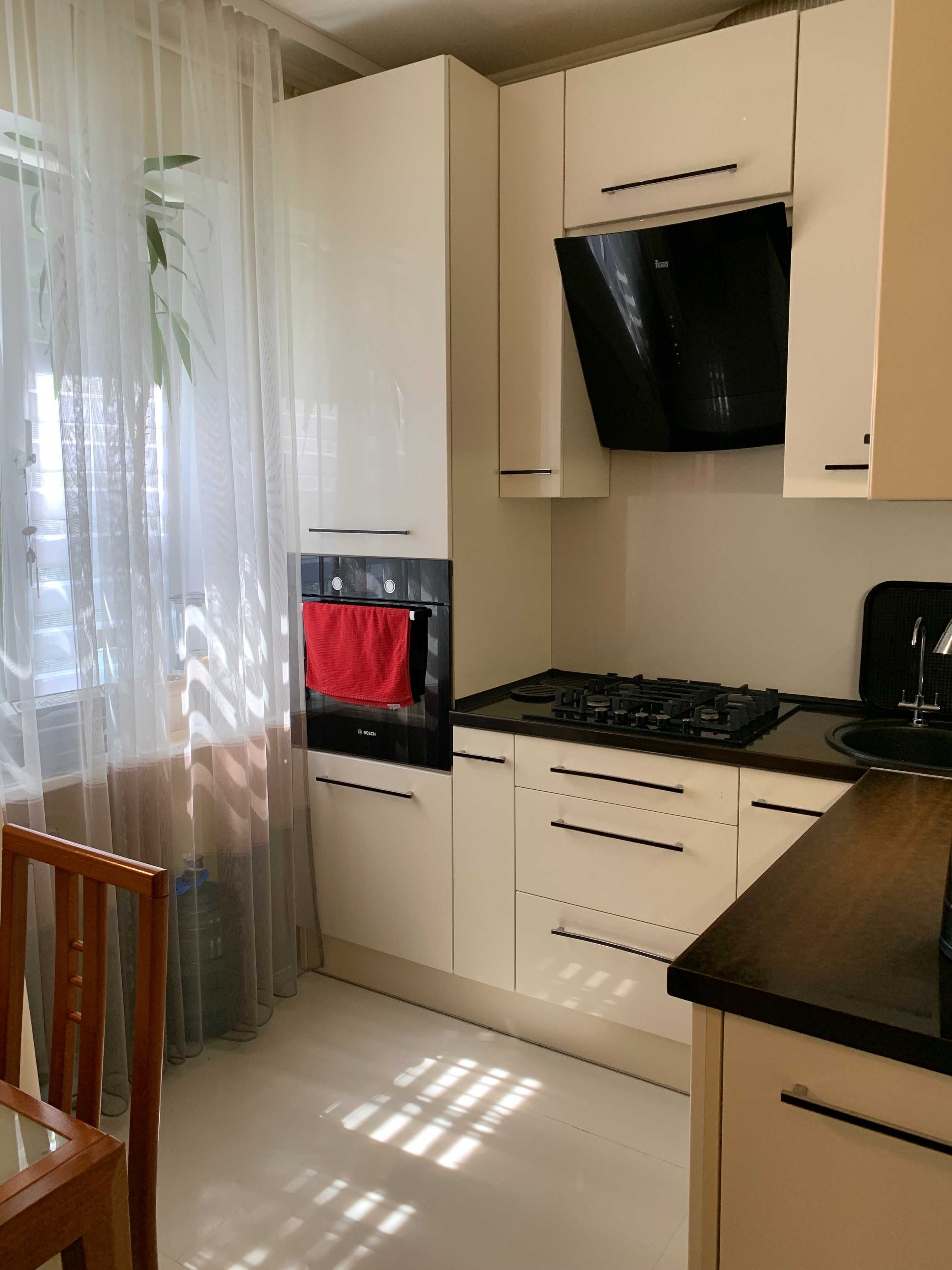 Продаж 3-кімнатної квартири по вул.Коновальця