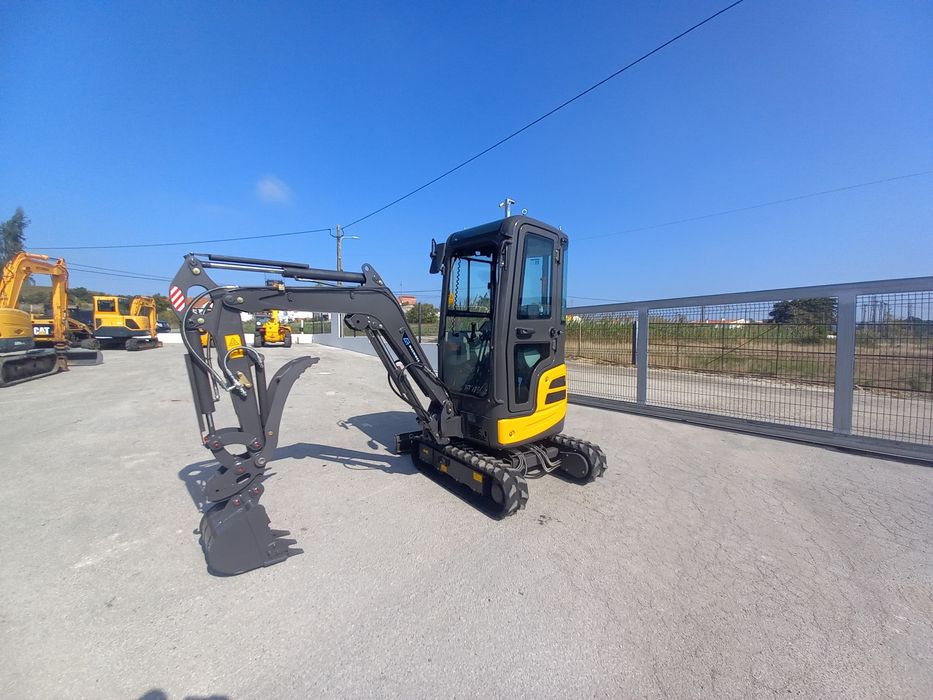 Mini Escavadora 2Ton com motor Yanmar

Nova 2025

Certificado CE
3 bal