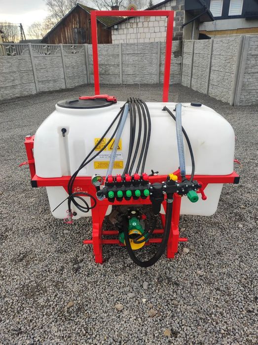 Opryskiwacz polowy LISICKI zawieszany 200-1000l OD RĘKI zawór/3oprawa/ STABILIZACJA/ pompa POLSKA ; od ręki TRANSPORT