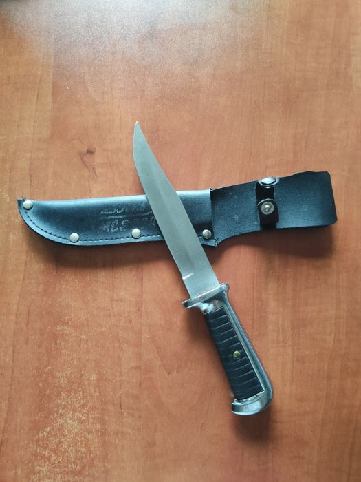 Sprzedam nóż z pokrowcem