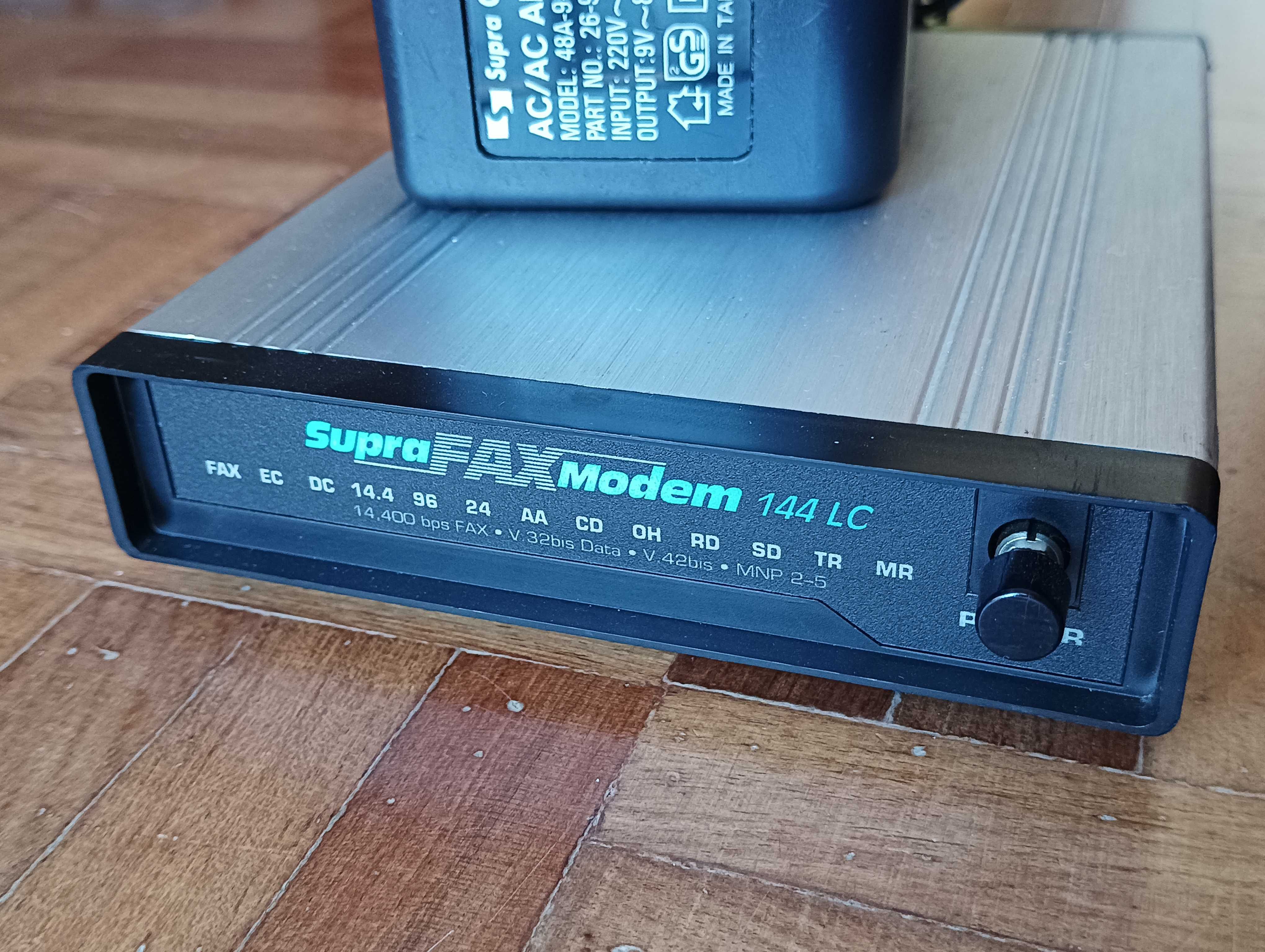 Dois FAX modems dial-up externos antigos