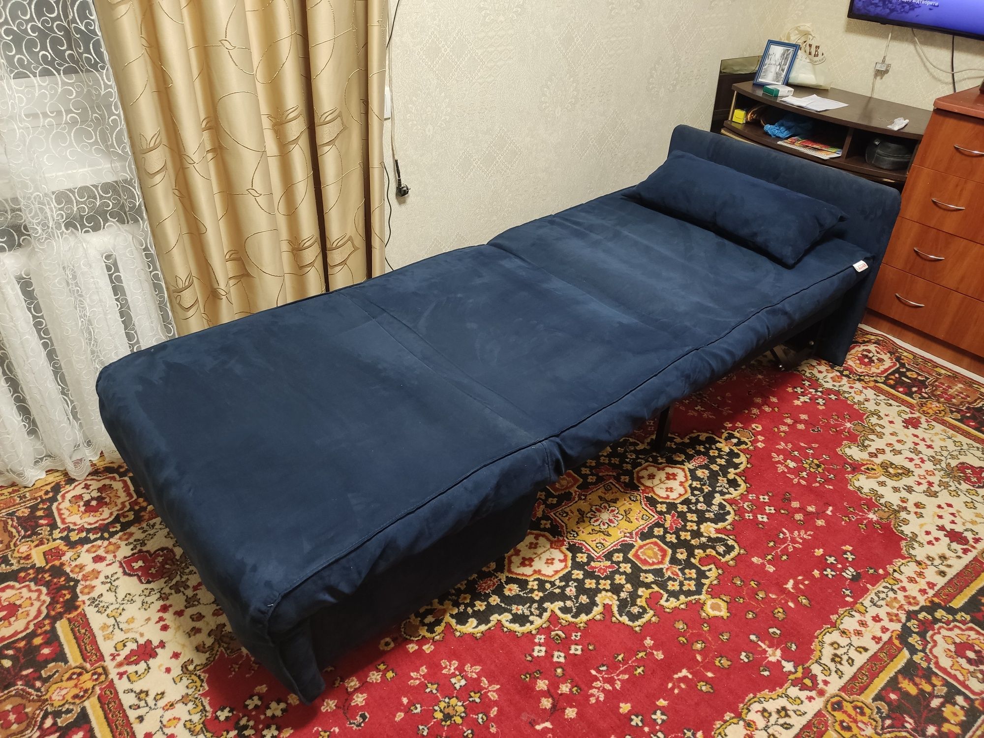 розкладне ліжко синє замшеве