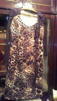 Платье (свитер, блузка)  размер 52-54 все в идеальном состоянии